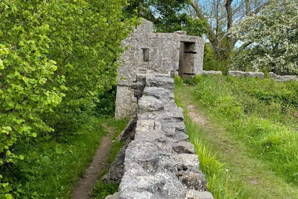 Aberlleiniog Castle